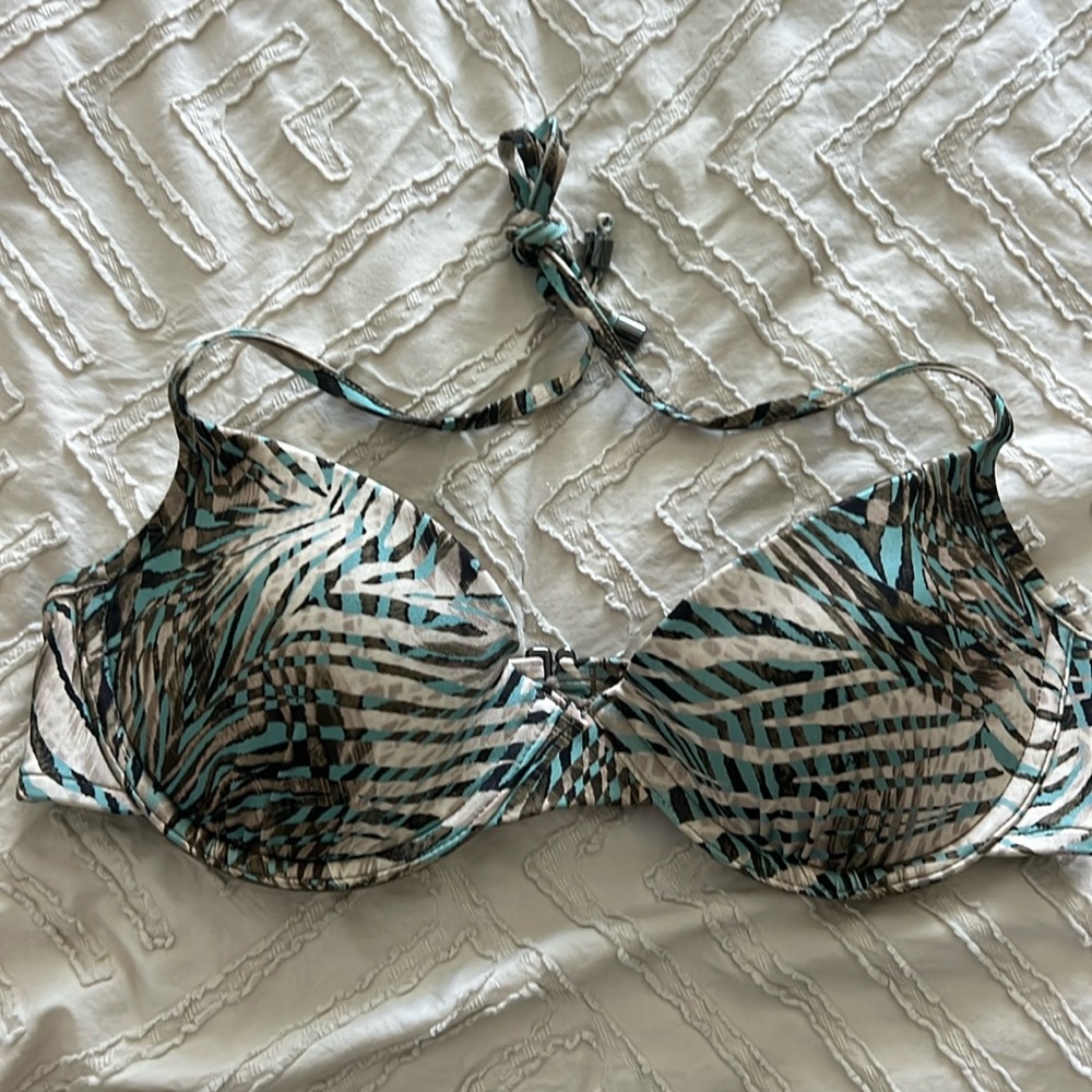 Push up bikini top VS